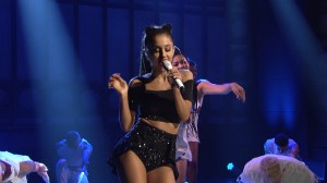 snl_1663_08_Ariana_Grande_Break_Free